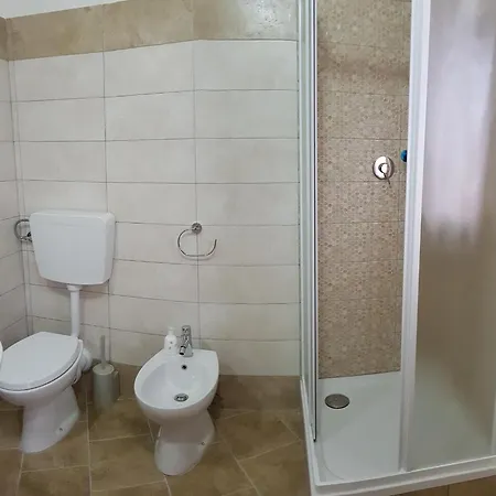 Mayflowers Zona Ospedale Cisanello Bed & Breakfast Pisa